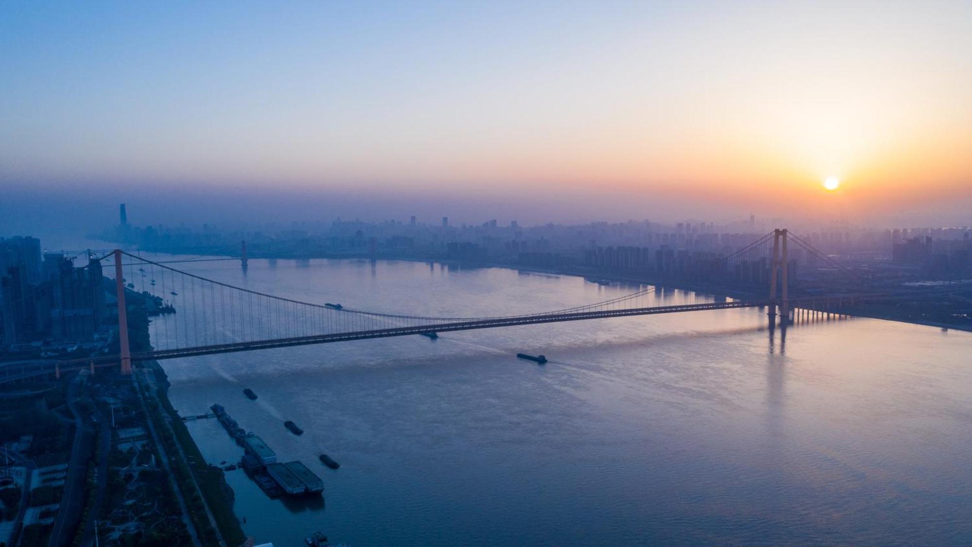 InterContinental Wuhan, an IHG Hotel Bagian luar foto