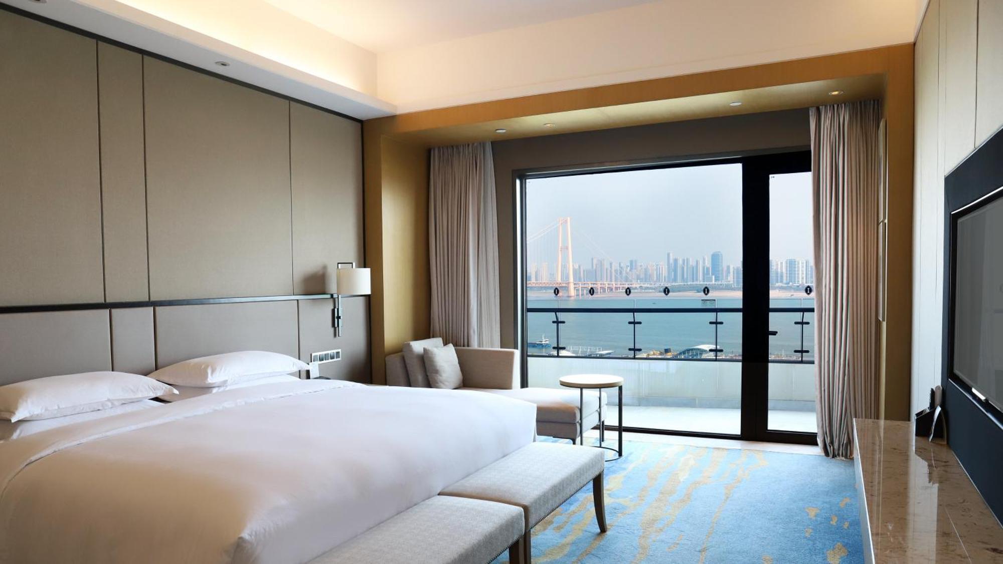 InterContinental Wuhan, an IHG Hotel Bagian luar foto